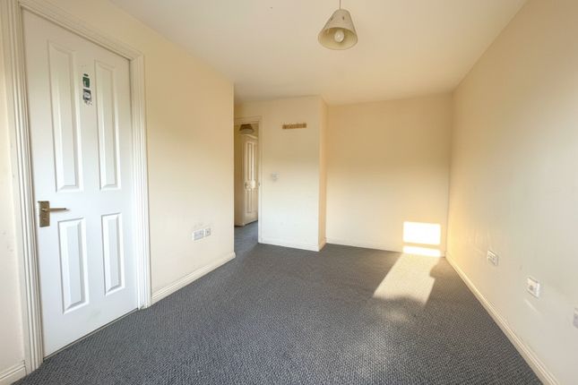11, Williams Drive, Hounslow photo 5