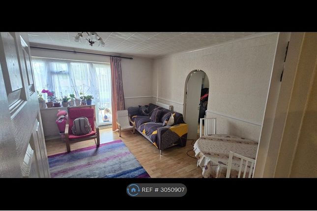 Meadfield, Edgware photo 2