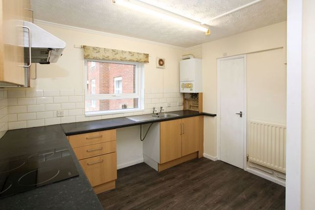 Flat for sale in Burford, Brookside, Telford