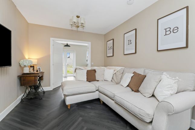 21, Kingsfield Drive, Newtongrange photo 3