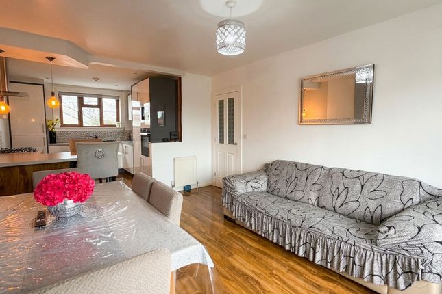 16b Woodburn Avenue, Dalkeith photo 3
