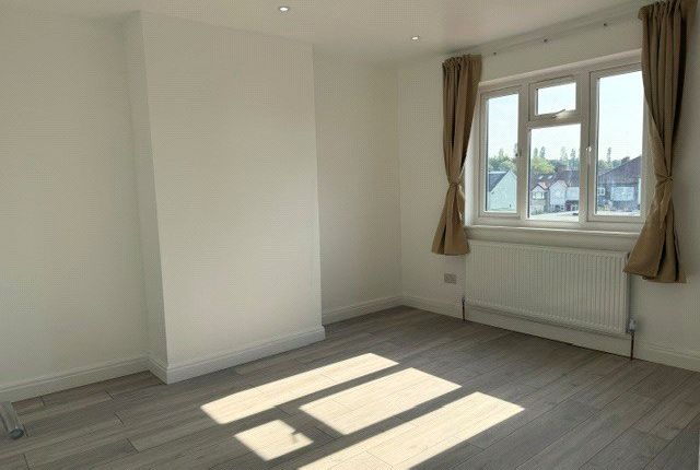 26, Reeves Avenue, London photo 4