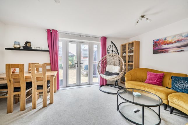 27, Shipridge Drive, Reading photo 3