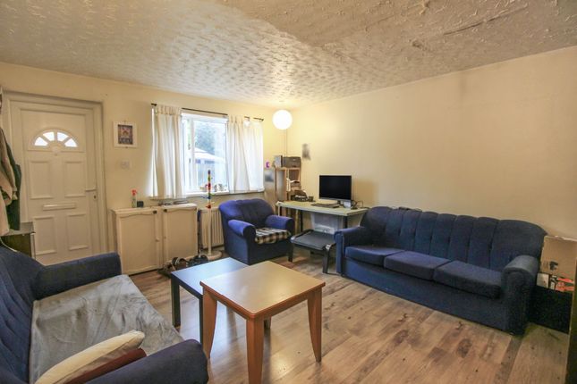 5, Bayne Close, London photo 3