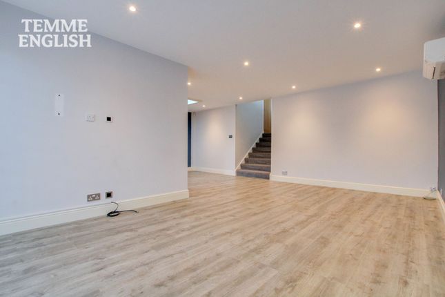 40 Gun Hill Place, Basildon photo 4