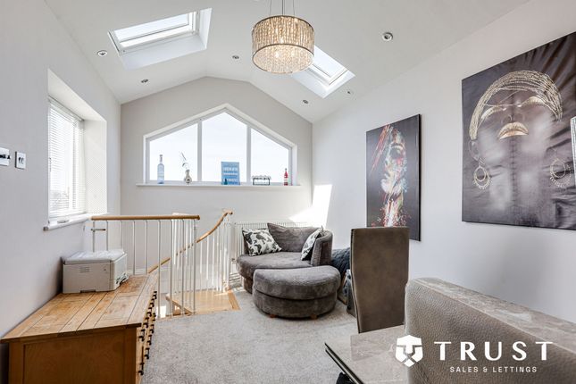 127 Upper Batley Lane, Batley photo 3