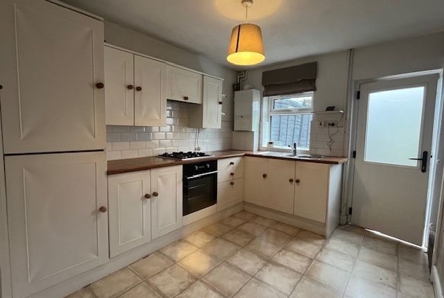 2-bed house on 348, Derby, £850/mo