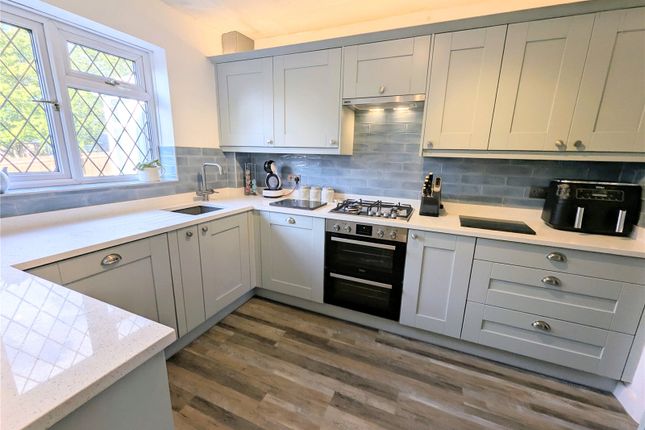 12, Locke Way, Staffordshire photo 3