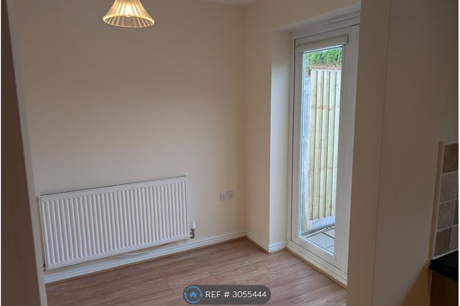 Galingale View, Newcastle-Under-Lyme photo 5