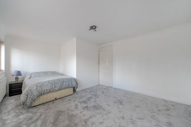 5, Eliot Gardens, London photo 3
