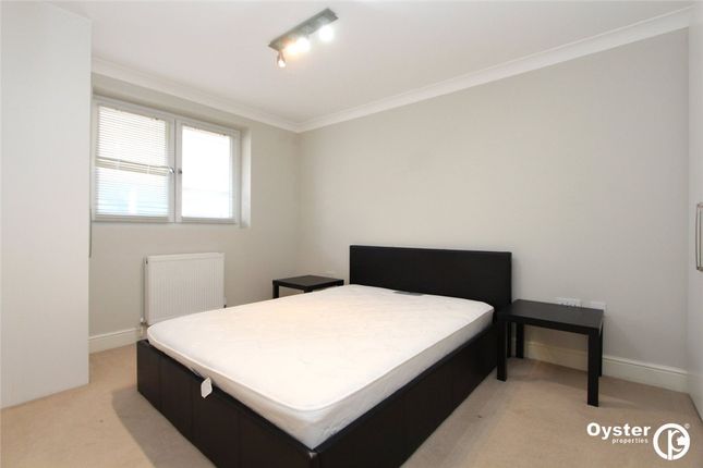 Flat to rent in Dwight Road, Watford