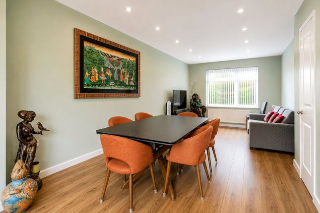 81B,, Robin Hood Road, Woking photo 3