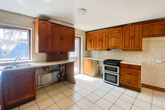 27, Vaughan Road, Willenhall photo 5