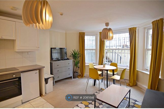 Thumbnail Flat to rent in Holland Park Gardens, London