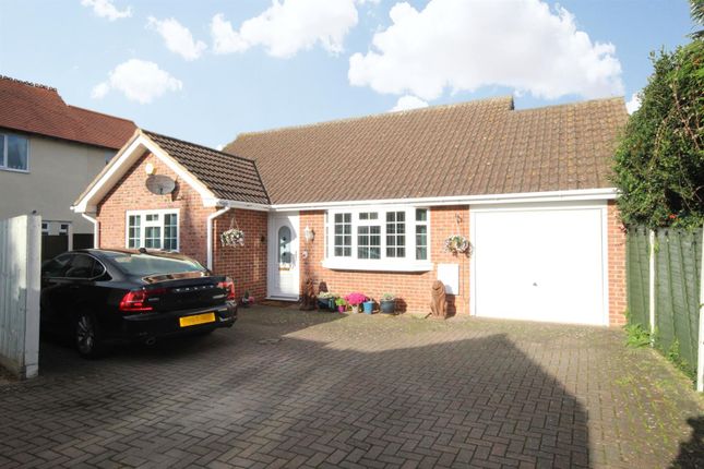 Detached bungalow to rent in The Piece, Churchdown, Gloucester