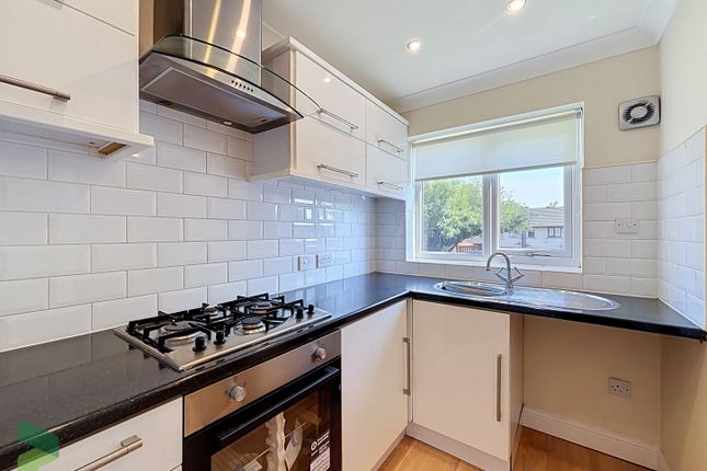 16, Grafton Court, Darwen photo 4