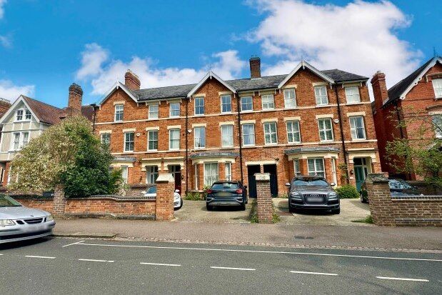 Thumbnail Property to rent in Lansdowne Road, Bedford