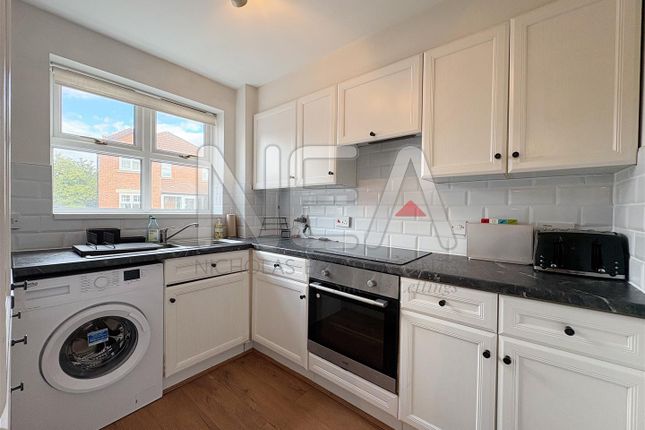 2, Waller Court, Reading photo 3