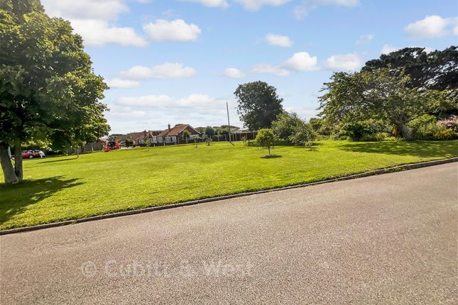 23, Sea Front Estate, Hayling Island photo 4