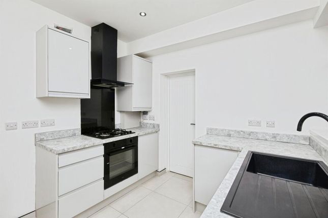 34, Burton-on-Trent photo 2