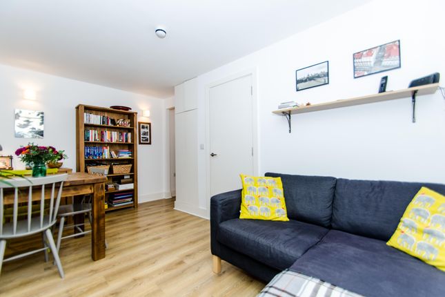 Triplex to rent in 45 Lisson Grove, London