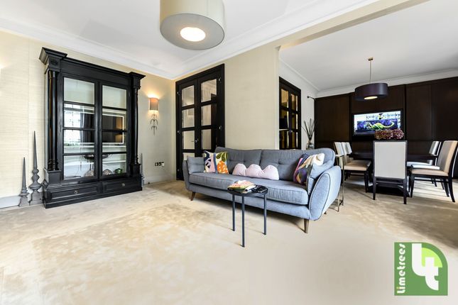 Flat for sale in Rutland Gate, London