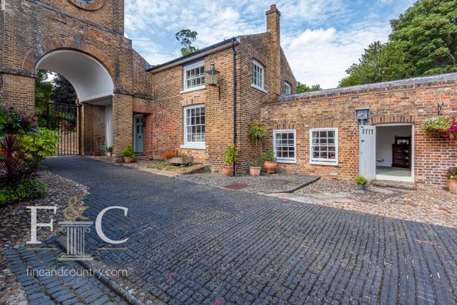 Mews house for sale in Church Lane, Wormleybury Courtyard, Broxbourne