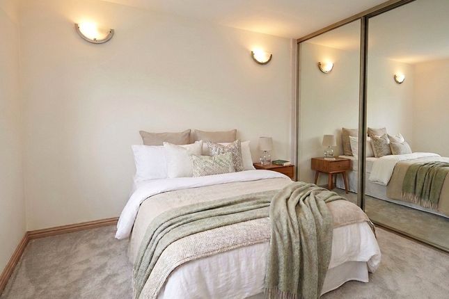 15, Lockhart Close, Greater Manchester photo 4