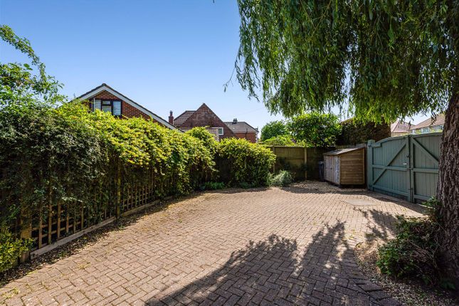66, Mill Road, Denmead photo 3