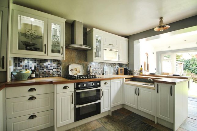 11, Shawdene Road, Manchester photo 2