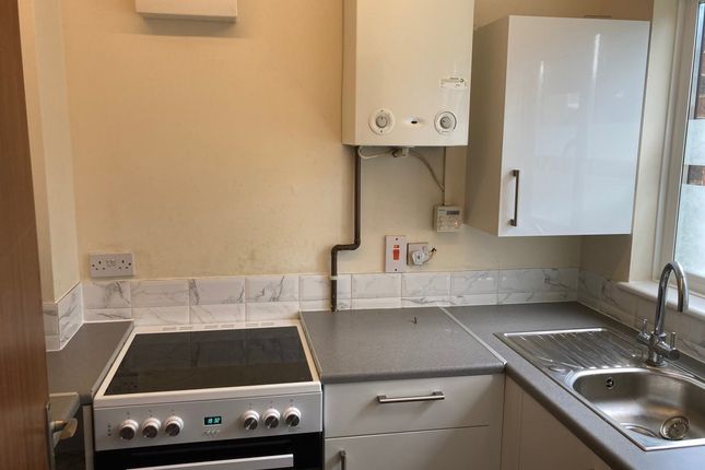 12, Roebuck Close, Horsham photo 3
