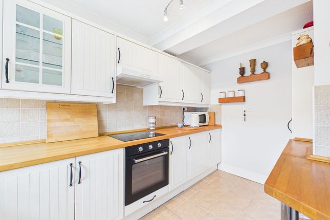 36 Stenning Avenue, Stanford-Le-Hope photo 3