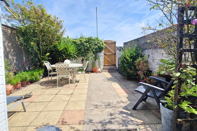 11, Hillsboro Place, Porthcawl photo 2