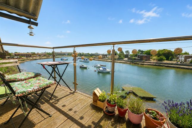 3 Fishermans Quay, Old Road, Gosport photo 4