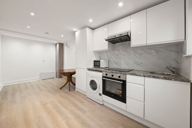 Studio Flat 2, 63, Gunnersbury Avenue, London photo 2