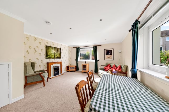 52 Derwent Avenue, Falkirk photo 4