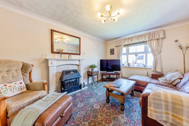 2, Prestwick Close, Grantham photo 2