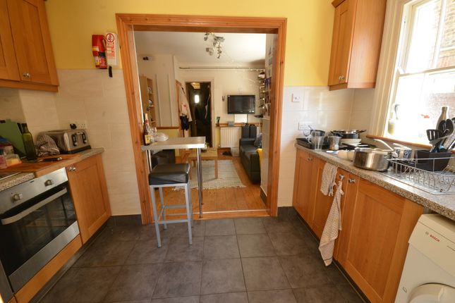 Terraced house to rent in Warwick Gardens, Finsbury Park