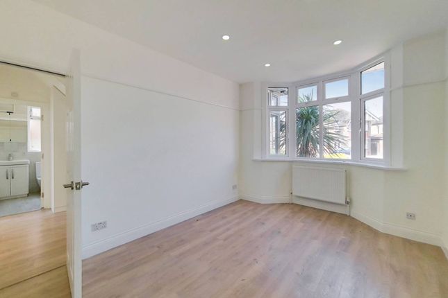 Elm Drive, Harrow photo 2