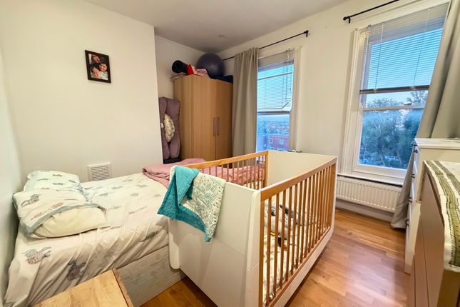 135c Brecknock Road, London photo 5