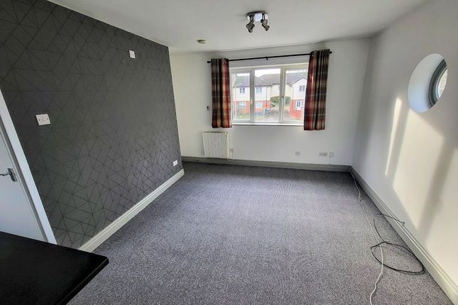 1 Sheppards Close, Newport Pagnell photo 3