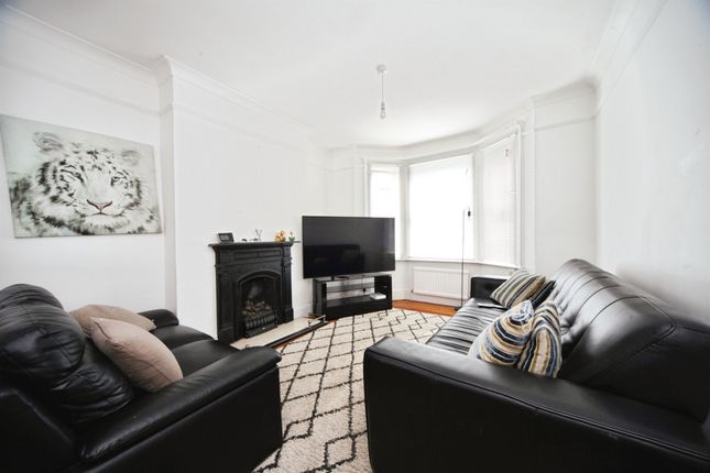 44, Victoria Street, Dunstable photo 2