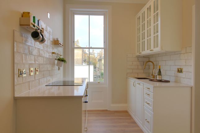 72 Hova Villas, Hove photo 3