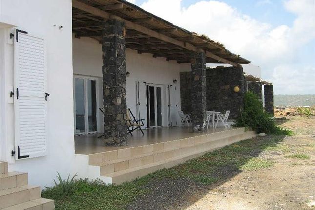Villa for sale in Pedra Badejo, Cape Verde