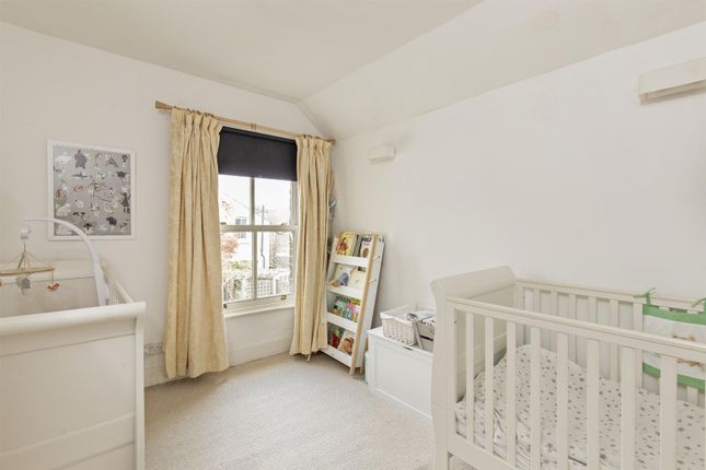Terraced house to rent in Cowley Road, London