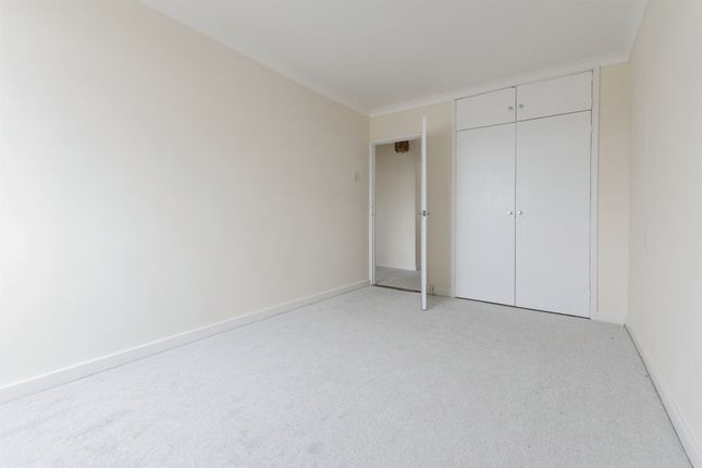120, Shephall Way, Stevenage photo 4