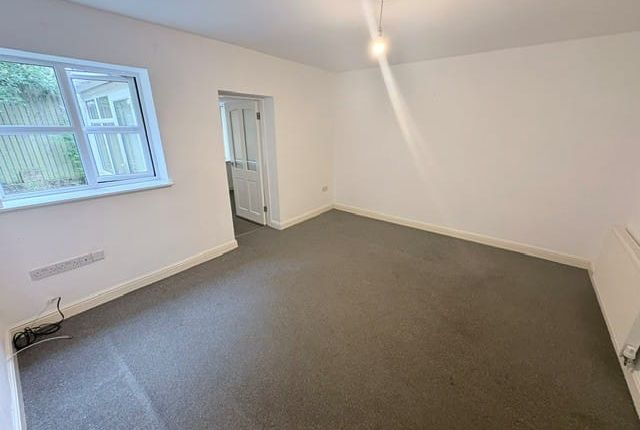 4, Cross Street, Blackburn photo 3