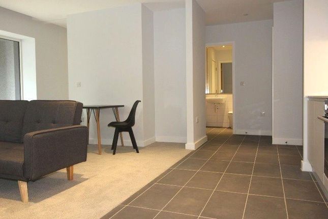 1-bed flat on 111b, Local Blackfriars, Salford, £1,300/mo