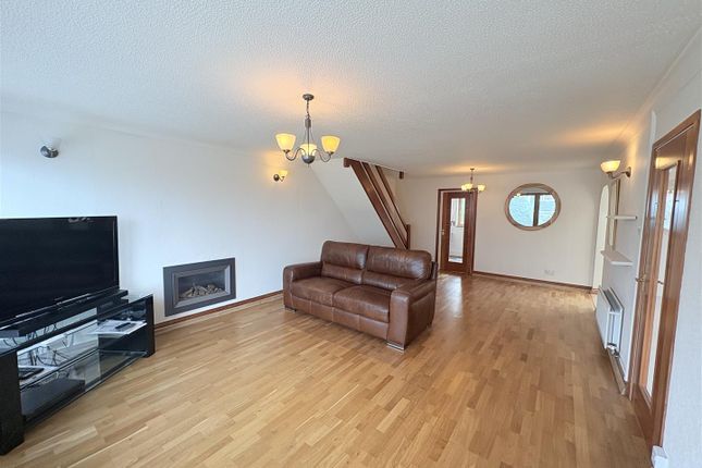 39, Firwood Drive, Gloucester photo 2