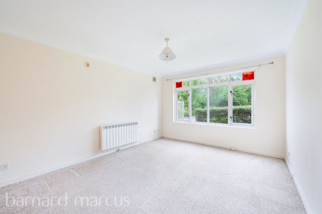 Flat 4, Vanfame Court, Dukes Avenue, NEW MALDEN photo 2